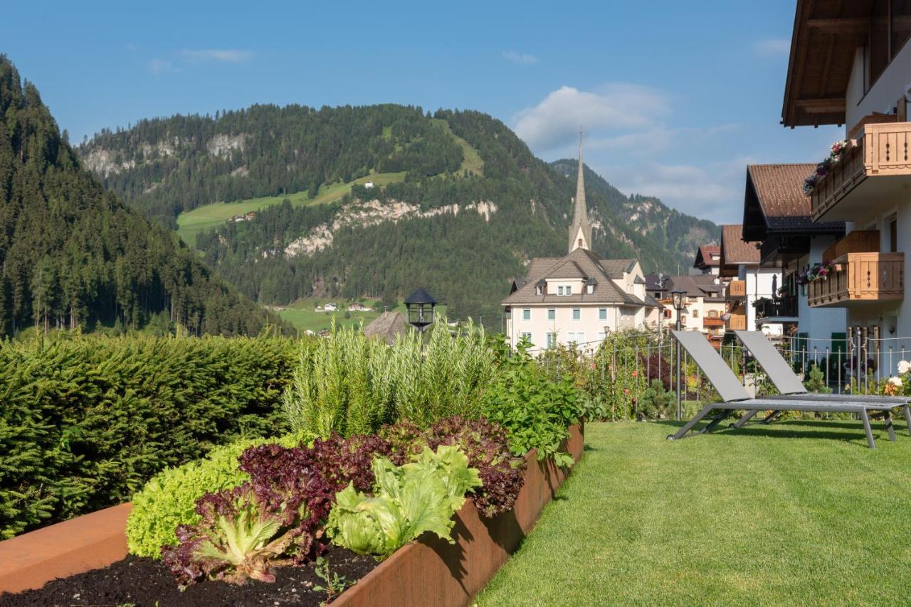 Hotel Vernel Santa Cristina Val Gardena Екстер'єр фото