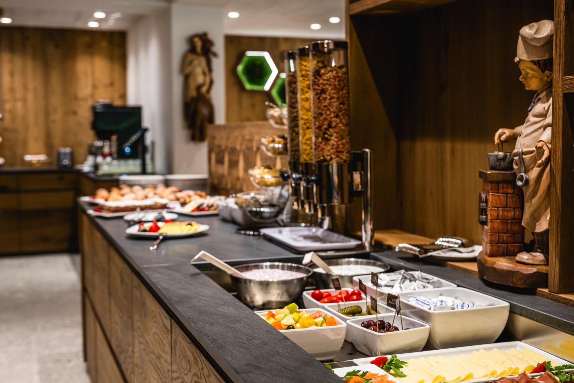 Hotel Vernel Santa Cristina Val Gardena Екстер'єр фото
