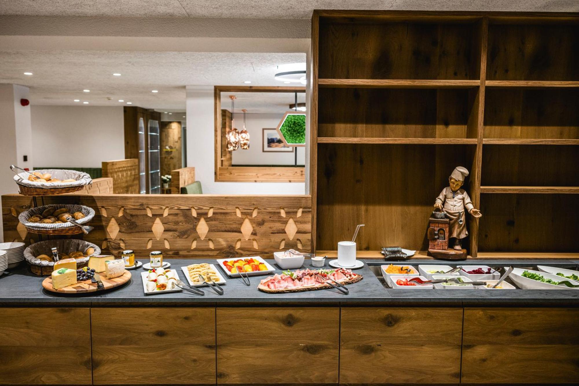 Hotel Vernel Santa Cristina Val Gardena Екстер'єр фото
