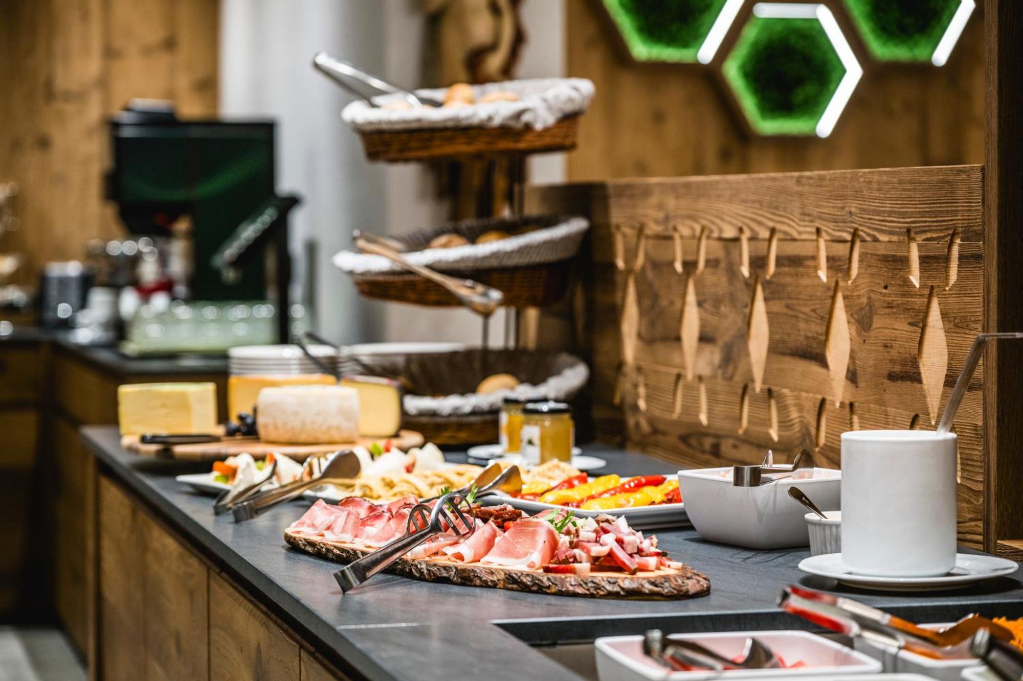 Hotel Vernel Santa Cristina Val Gardena Екстер'єр фото