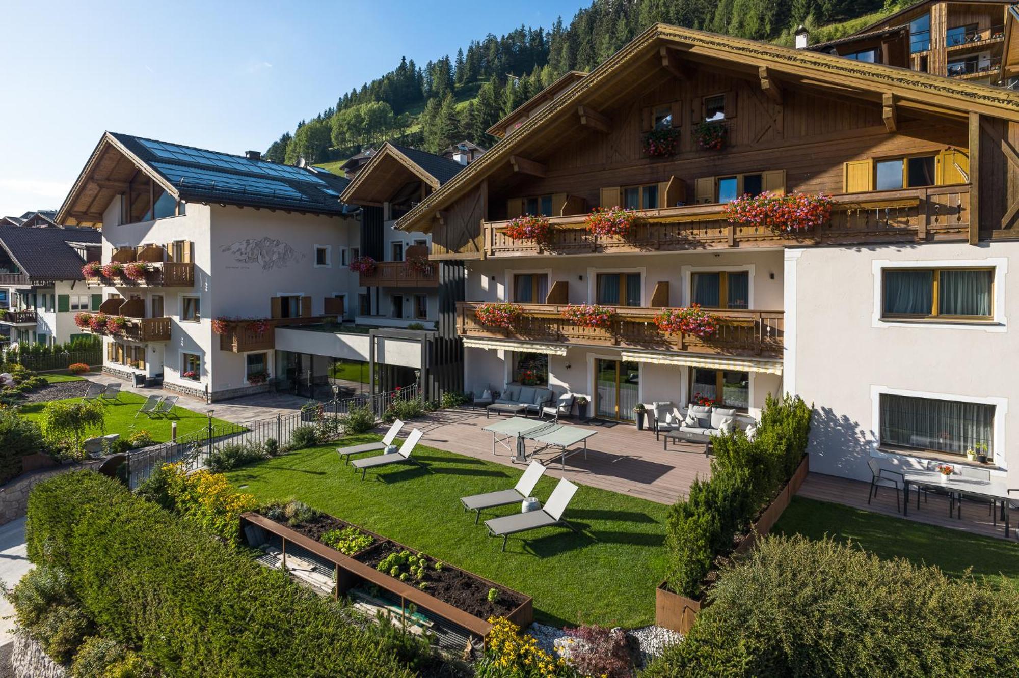 Hotel Vernel Santa Cristina Val Gardena Екстер'єр фото