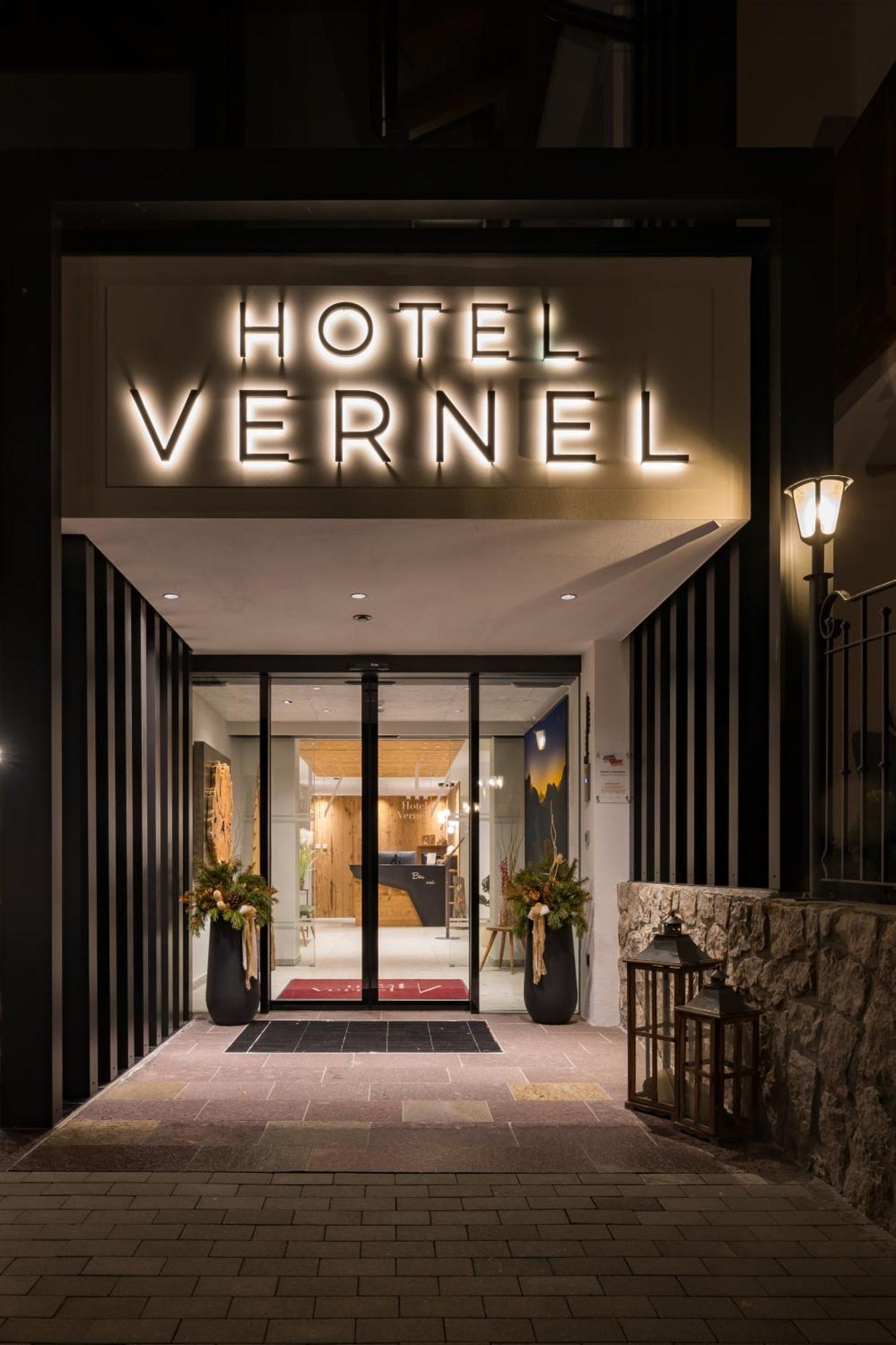 Hotel Vernel Santa Cristina Val Gardena Екстер'єр фото